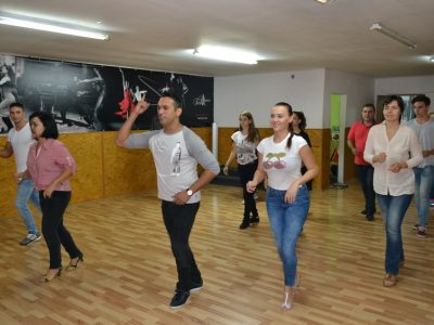 30 cursuri de dans pentru adulti